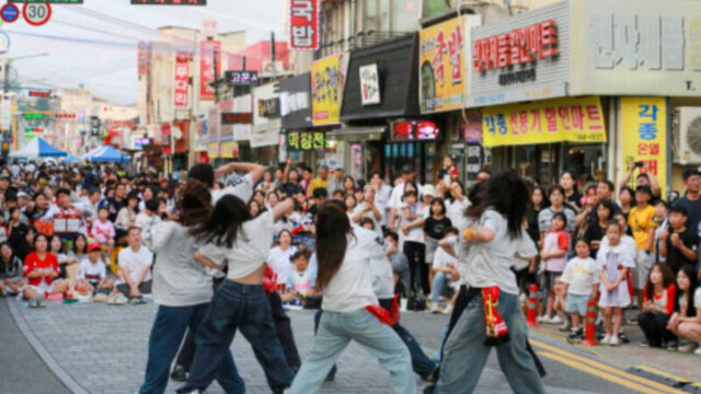 KIAファン必見！今週土曜、光山路に集結！大型スクリーンで応援する最後の夜市開催