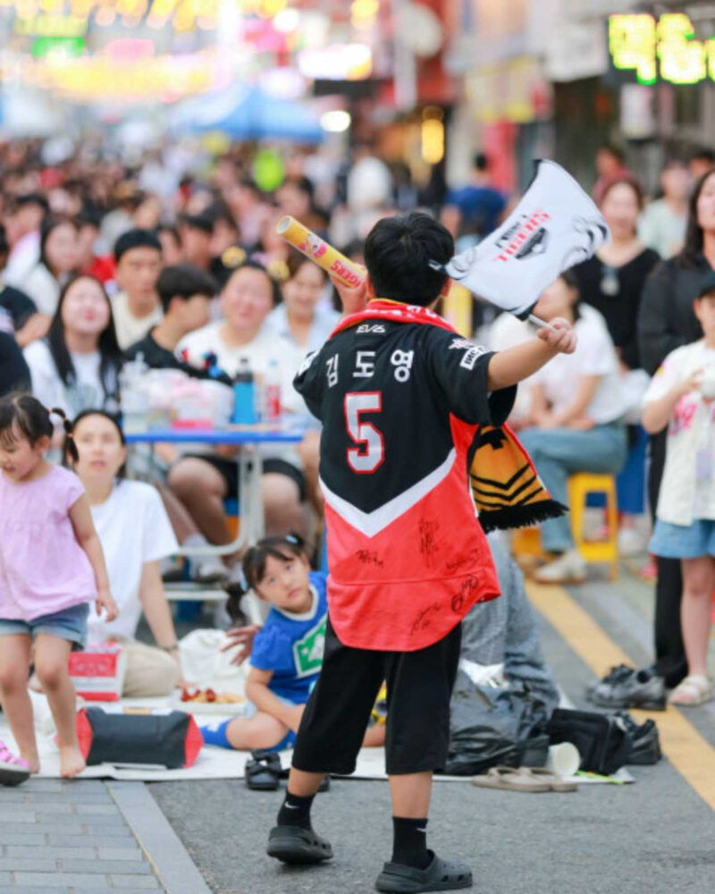 KIAファン必見！今週土曜、光山路に集結！大型スクリーンで応援する最後の夜市開催