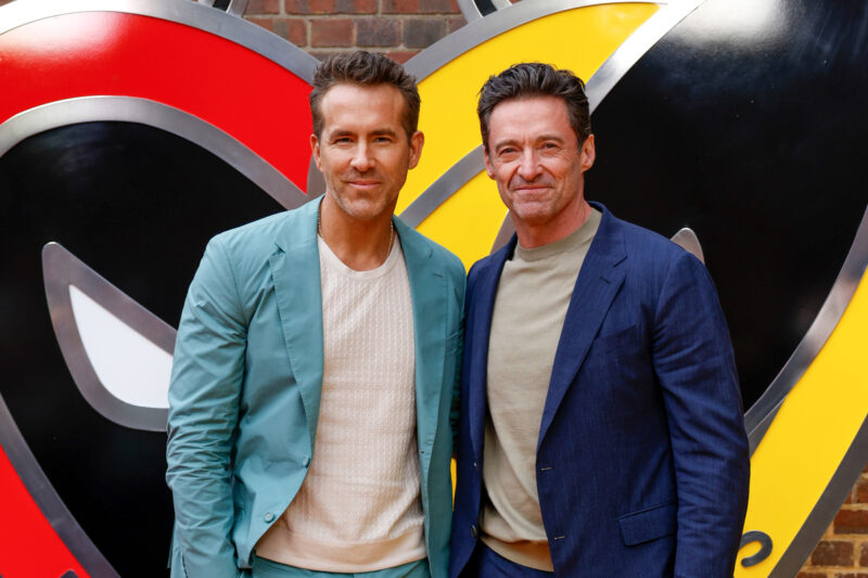 ヒュー・ジャックマン、英サッカークラブ「ノリッジ・シティ」のオーナーに？ライアン・レイノルズとの夢のダービー実現へ