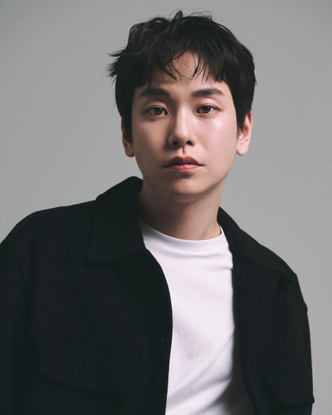 アン・スンギュン、ブルーブラウンの第1号俳優に決定