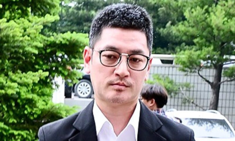 「6月にパパに」Bobby Kim、10年前の機内騒動を告白「過ぎたこと…ハイタッチしましょう」