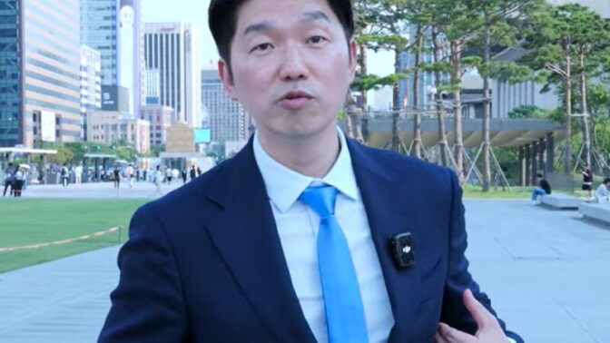 「離婚熟慮キャンプ」出演のパク・ミンチョル弁護士、18年勤めた大手キム＆チャンを退所。「企業の傍ではなく、人の傍に立ちたい」
