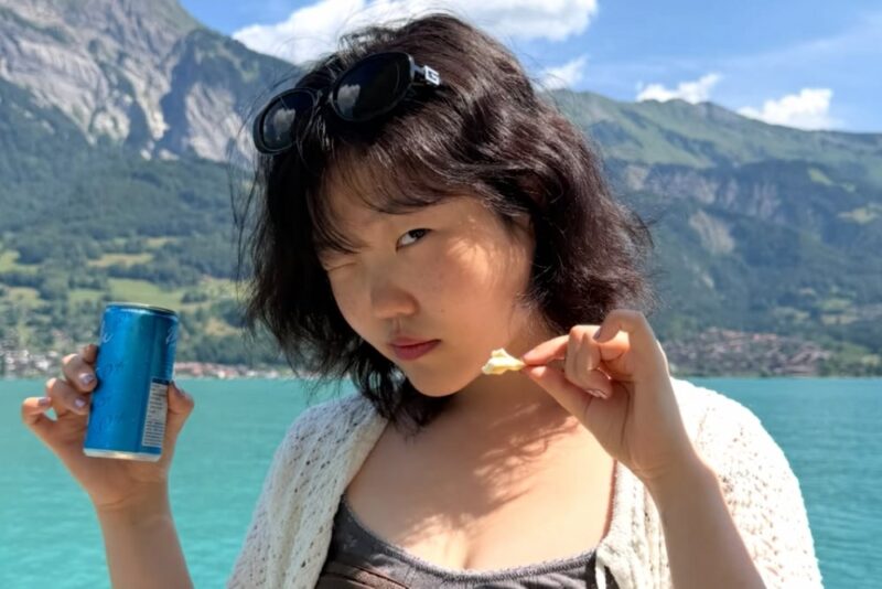 「AKMU」イ・スヒョン、30kg減量後も「あと7kg」…見違えるほどシャープになったフェイスライン