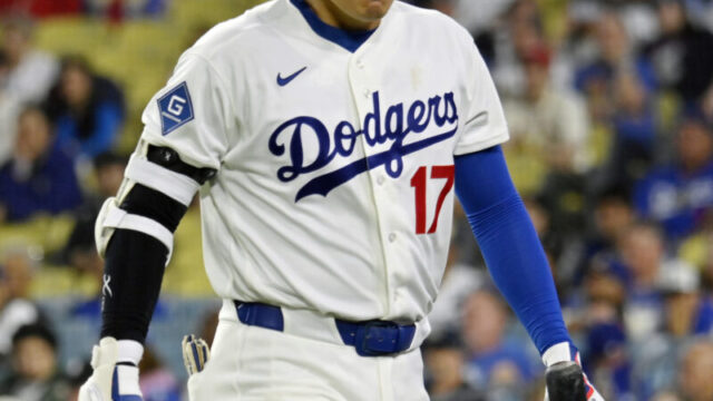 大谷翔平、打撃不振でスタメン外れる…ロバーツ監督が明かした「いつもの大谷ではない」懸念の真相