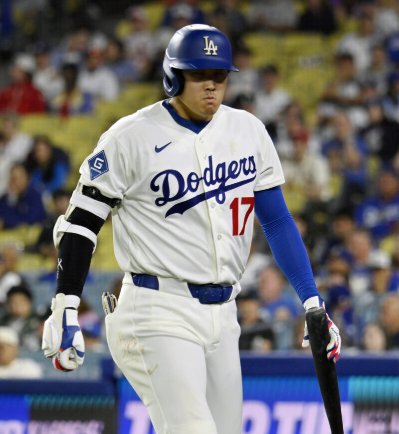 大谷翔平、打撃不振でスタメン外れる…ロバーツ監督が明かした「いつもの大谷ではない」懸念の真相