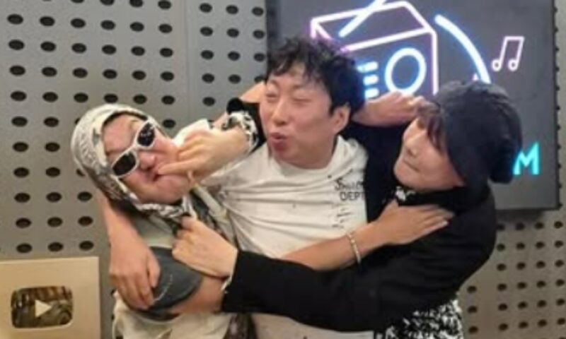’63세’ 김장훈, 홍대 거리서 굴욕…”아무도 아는 척 안 해” 서운 (‘라디오쇼’)