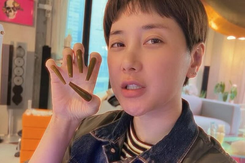 ソ・イニョン、整形を赤裸々告白！「鼻の手術だけで5回…番組ごとに顔が違う、“ウギョル”の鼻はまた別」と爆笑トーク
