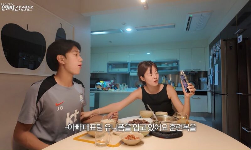 ‘정조국♥’ 김성은, 눈 튀어나오겠네…붕어빵 子, 축구 대표팀 발탁 