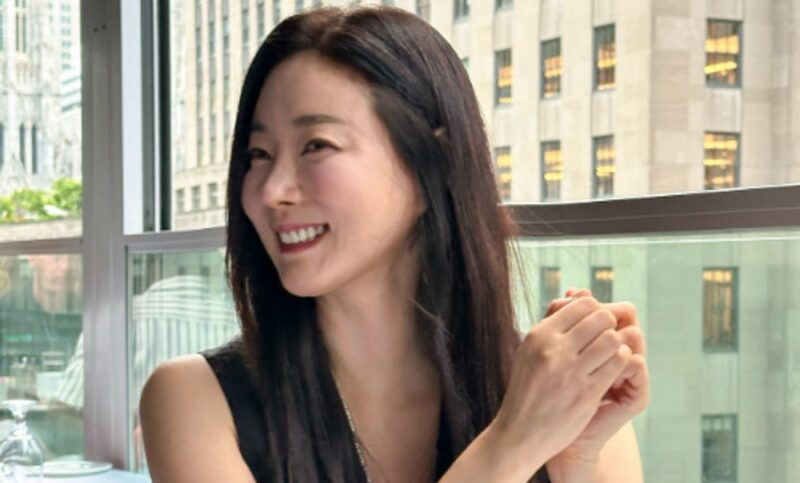 「6億円マンション差し押さえ」の人気女優、米地下鉄で激写された姿が「まるで大学生」と話題に