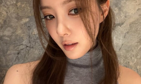 ヒョミン、大人の魅力あふれる近況ショットが話題