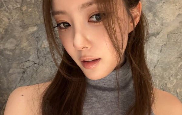 ヒョミン、大人の魅力あふれる近況ショットが話題