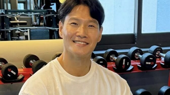 「三食の自炊から新婚の食卓まで初公開」…キム・ジョングク、徹底して隠してきた愛妻との日々をついに披露（オクムナ）