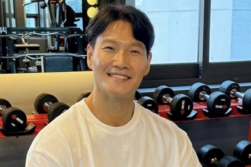 「三食の自炊から新婚の食卓まで初公開」…キム・ジョングク、徹底して隠してきた愛妻との日々をついに披露（オクムナ）