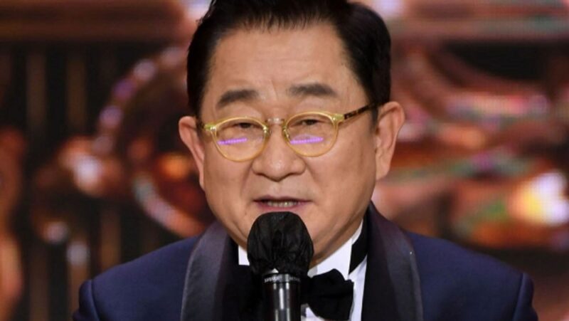 イ・ホンリョル、前立腺がんの疑いで診断…「全身麻酔なしで生身を12個切り取った」壮絶な組織検査の告白