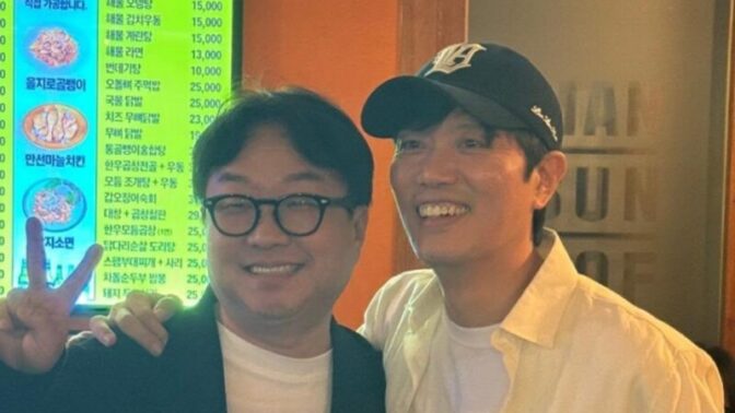 お笑い芸人パク・フィスン＆俳優パク・ヒスン、20年越しの奇跡のツーショット！「これからも誤字記事をお願いします」