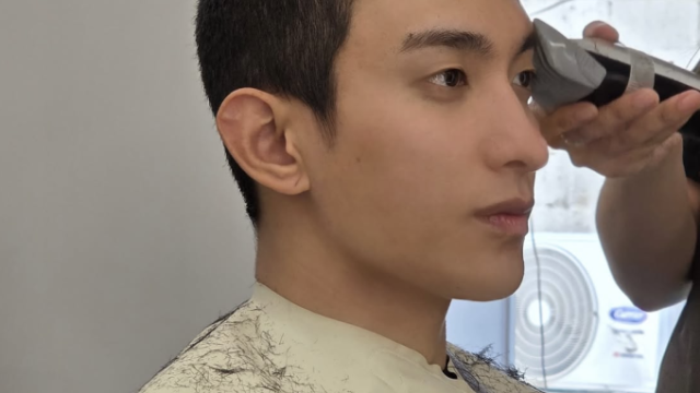 SEVENTEENドギョム、本日入隊へ…「元気にいってきます」