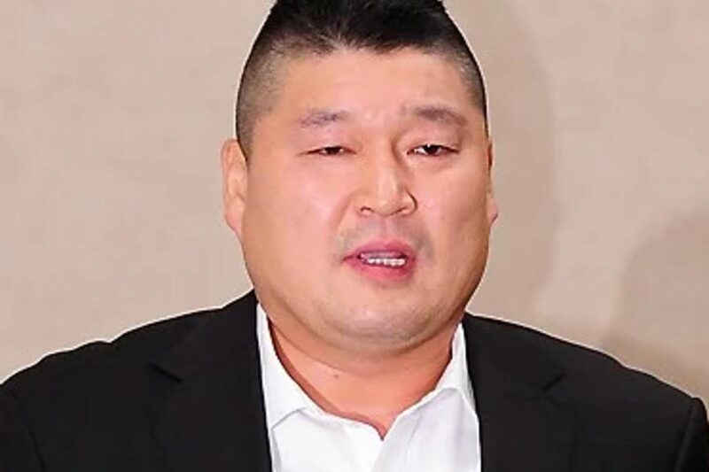 カン・ホドン、頬を叩かれる…芸能界に衝撃走る
