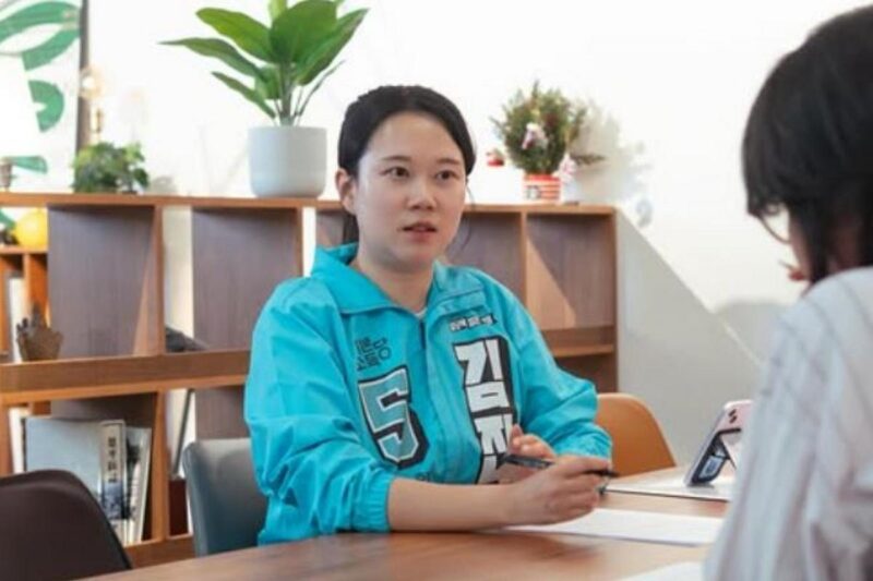 龍慧仁議員、側近まで物議…衝撃の「タトゥー」に騒然