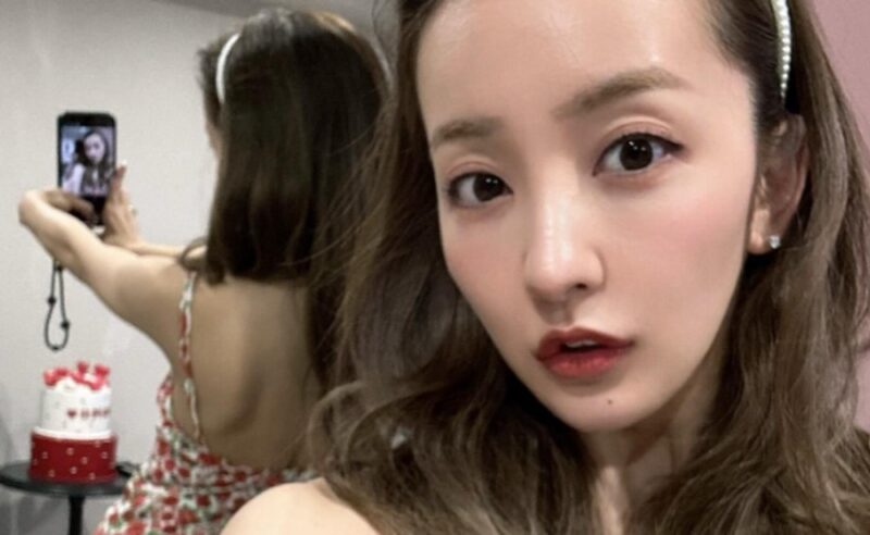 板野友美、脱衣所での撮影トラブルに批判殺到…「許可済み」の釈明も嘘だったことが発覚