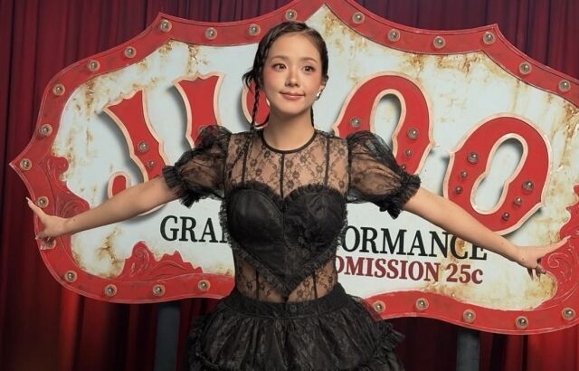 BLACKPINKジス、どっちが本物の人形？お姫様のようなチュールドレス姿でファン魅了！