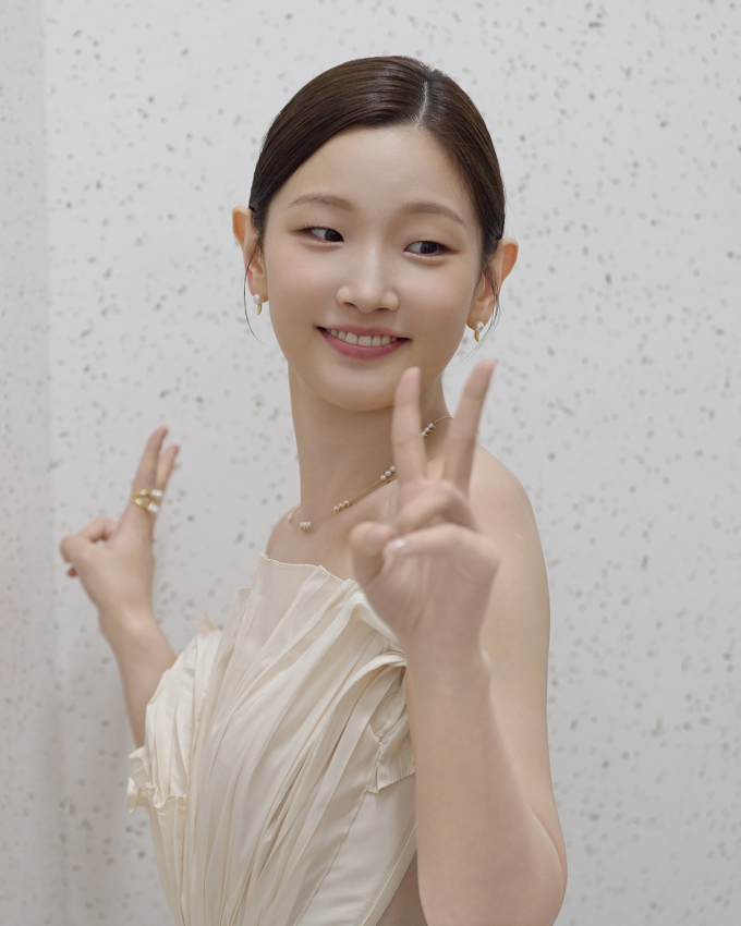 パク・ソダム、一輪の花のような美しさ…純白ドレス姿を披露