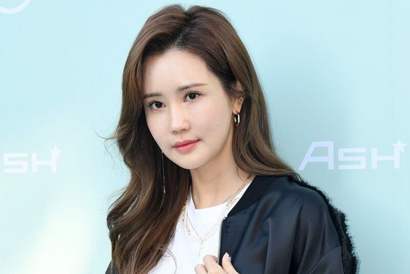 「圧縮ストッキング着用」…リ・ダヘ、妊娠26週でも「ほっそり」→ゆったり展覧会巡りを楽しむ