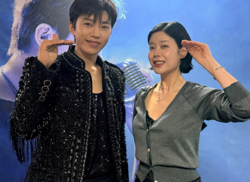 歌手Lyn（リン）、イム・ヨンウォンとの豪華ツーショットを公開！定番の「ゴンヘンポーズ」挑戦にファンの反響広がる