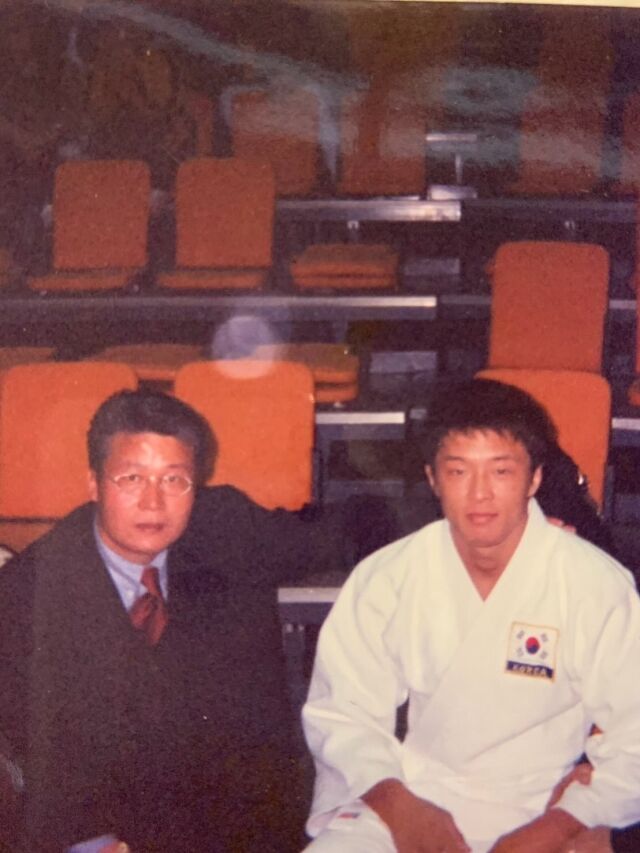 。