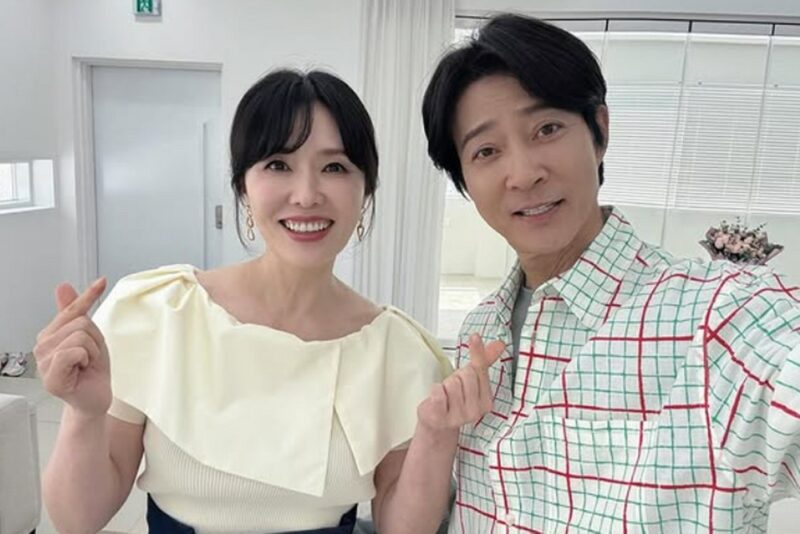 チェ・スジョン×ハ・ヒラ、結婚34年目も超密着スキンシップ→若々しい外見に「久しぶりのツーショット」