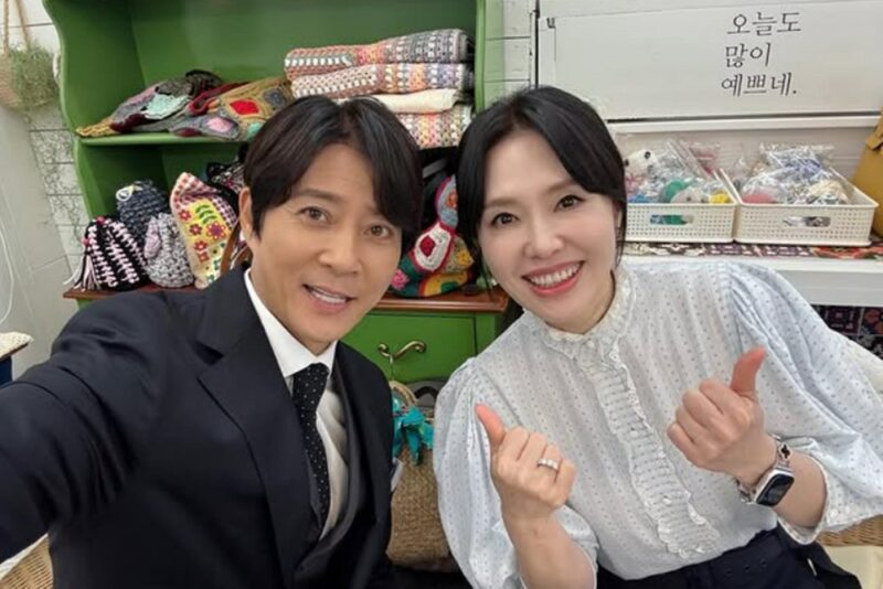 チェ・スジョン×ハ・ヒラ、結婚34年目も超密着スキンシップ→若々しい外見に「久しぶりのツーショット」
