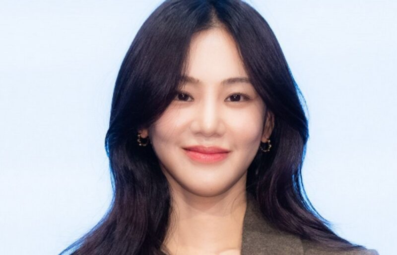 『4300対1』を破った人気女優、長髪をバッサリ！衝撃の「ショートカット」へ大胆変身