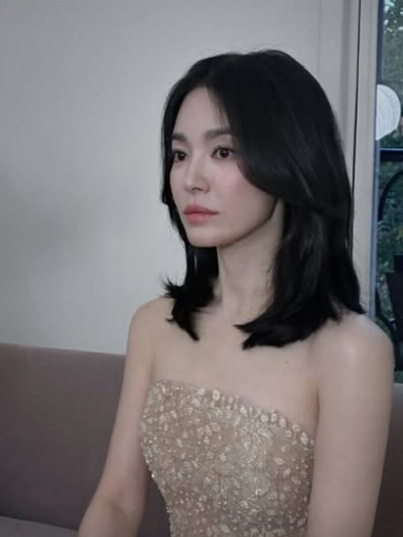 天生麗質…ソン・ヘギョ、メイク前後の差がない若々しい美貌に「女神」視線集まる