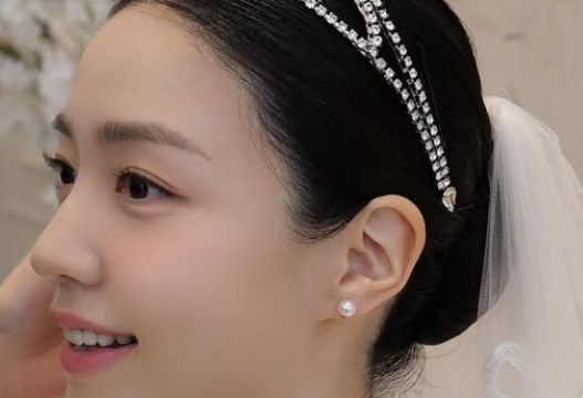 元T-ARAリュウ・ファヨン、3歳年上実業家との結婚式を公開！映画のワンシーンのようなドラマチックなキスが話題に