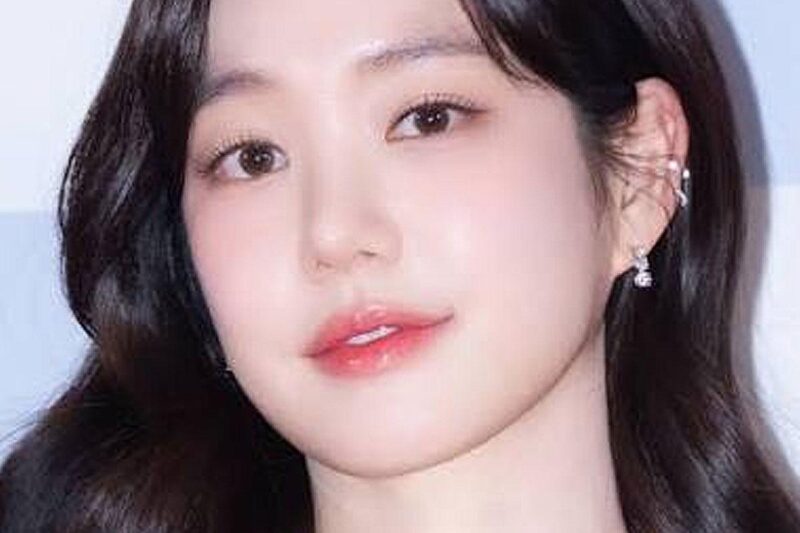 イ・ユビ♥サフン、「公開デート」写真が拡散　熱愛説に注目集まる