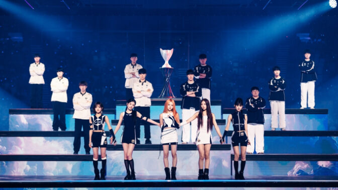 K-POPとeスポーツが融合！5人組ガールズグループKiiiKiii、「2026 LCK決勝戦」オープニングで圧巻のパフォーマンスを披露