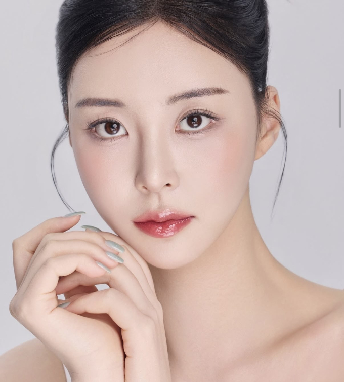 韓国の女優兼モデル ユ・チェリョン、洗練された新プロフィール撮影の舞台裏を公開「新しい姿を発見するプロセスが楽しい」