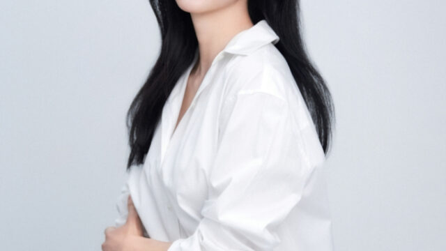 キム・シヒョンが最新プロフィール写真を公開、多彩な表情で魅せる新たな魅力