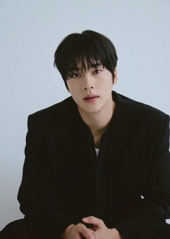 チョ・ハンギョル、新プロフィール写真を公開