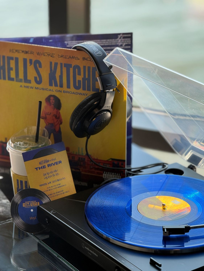 ミュージカル『ヘルズ・キッチン』が漢江に!音楽と楽しむ特別ポップアップ開催