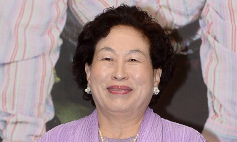 「전원주20年付きマネージャー」キム氏、ギャラ増額で降板？→事実無根「1回70万ウォンもらっている」