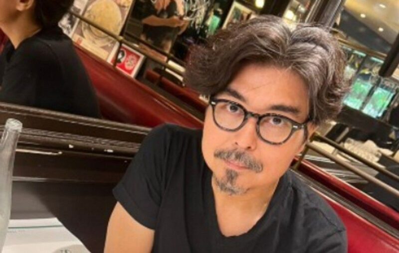 俳優と看板アナの夫婦が生放送中に「朗報」発表…結婚5年、52歳で「遅咲き子育て」