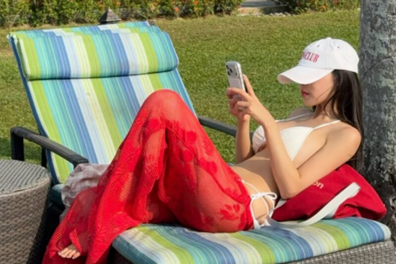 パク・ソングァンの妻イ・ソリ、夏も過ぎたのに「またビキニ」…秋を楽しむはずが→ファン心配