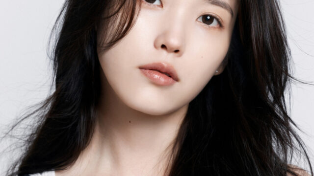 IU、デビュー記念日に2億ウォンを寄付―ファンと共に継続する社会貢献活動