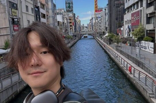 俳優コ・ギョンピョ、日本旅行で見せた意外な素顔と「飾らない」オフの姿