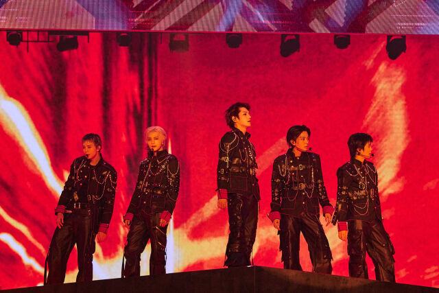 NCT 127、10周年で新たな壁を破る「ザ・レッドライン」が放つ圧倒的存在感