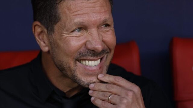 マドリード・ダービー後の激論、シメオネ監督がモウリーニョ監督の判定批判を牽制