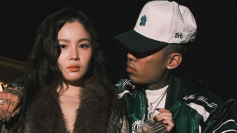 舞台上でサプライズセレナード…ドッコ♥イ・ハニ、熱愛発表から半年→「結婚説」に火がついた