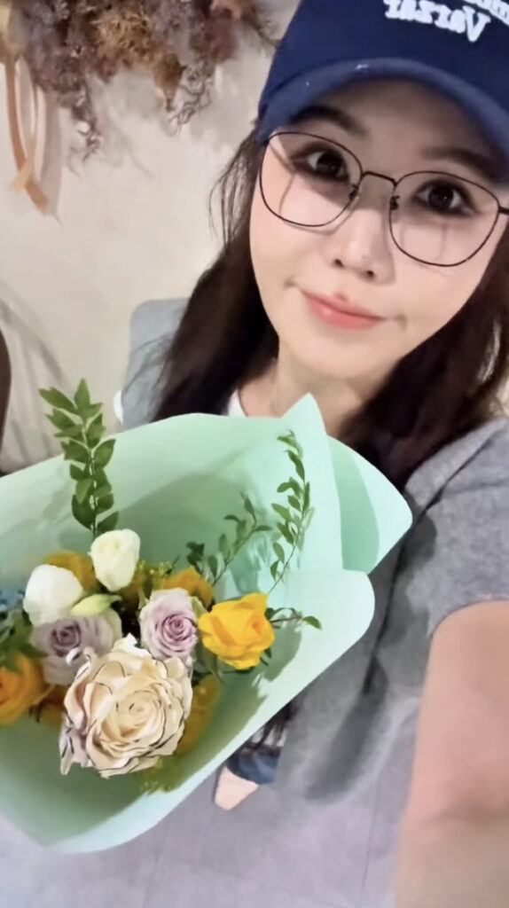 女優カン・イェビン、フローリストへの新たな挑戦を報告！「花を見るだけで幸せ」と語る癒やしのライフスタイルに反響