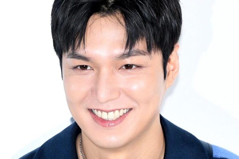 俳優イ・ミンホ、ダブルの慶事に祝福の声殺到
