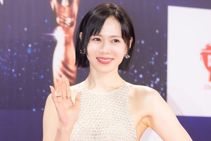 지창욱·나나와 어색하다는 말에…손예진, '스캔들' 촬영 마치고 밝게 웃다